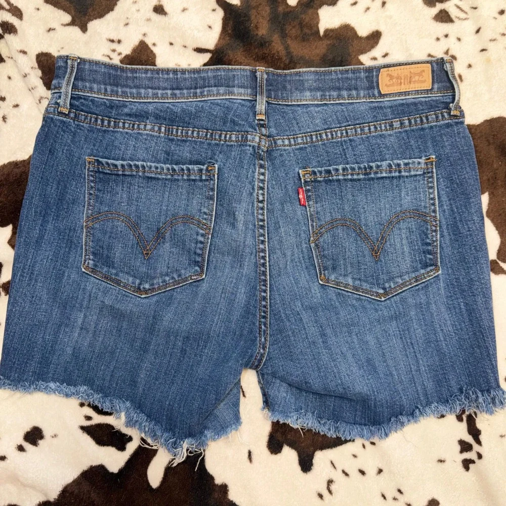 Levi's 525 Perfect Waist Shorts Women 16M Blue Denim Raw Hem Boho Western Summer